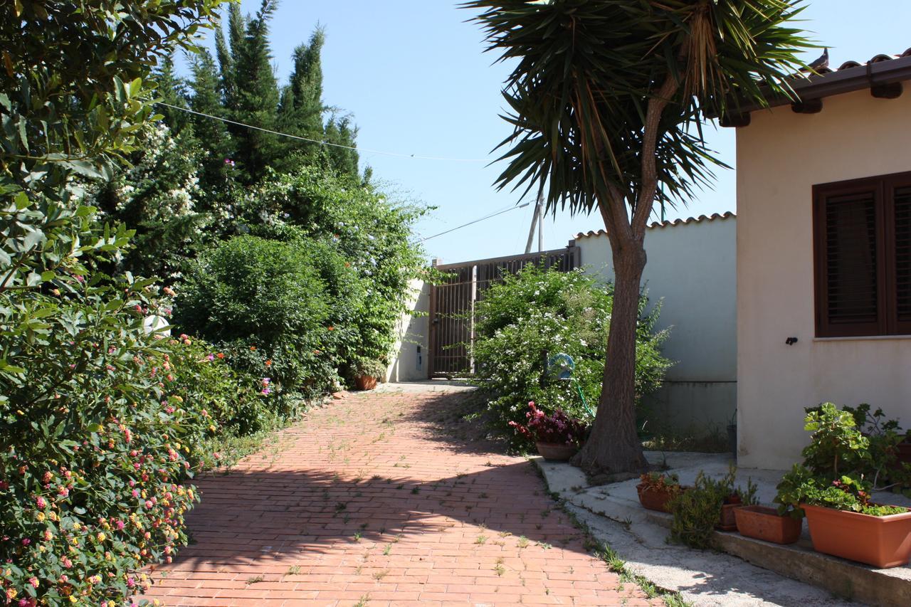 B&B La Casetta Degli Aranci อากริเจนโต ภายนอก รูปภาพ